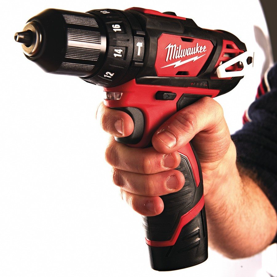 MILWAUKEE - Taladro percutor subcompacto M12T M12BPD-202C