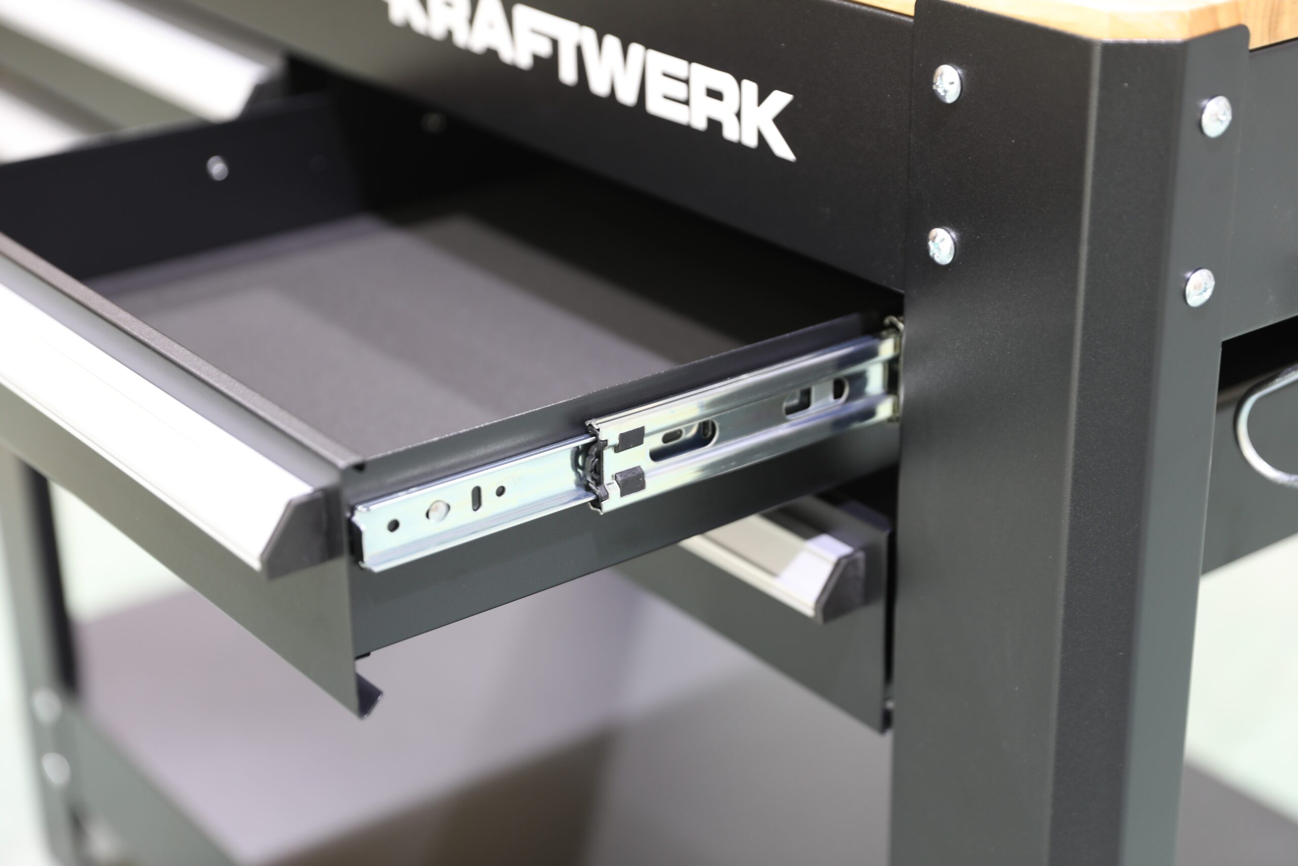 KRAFTWERK - BANCO DE TRABAJO CON 3 CAJONES Y ARMARIO PARA HERRAMIENTAS - Imagen 3